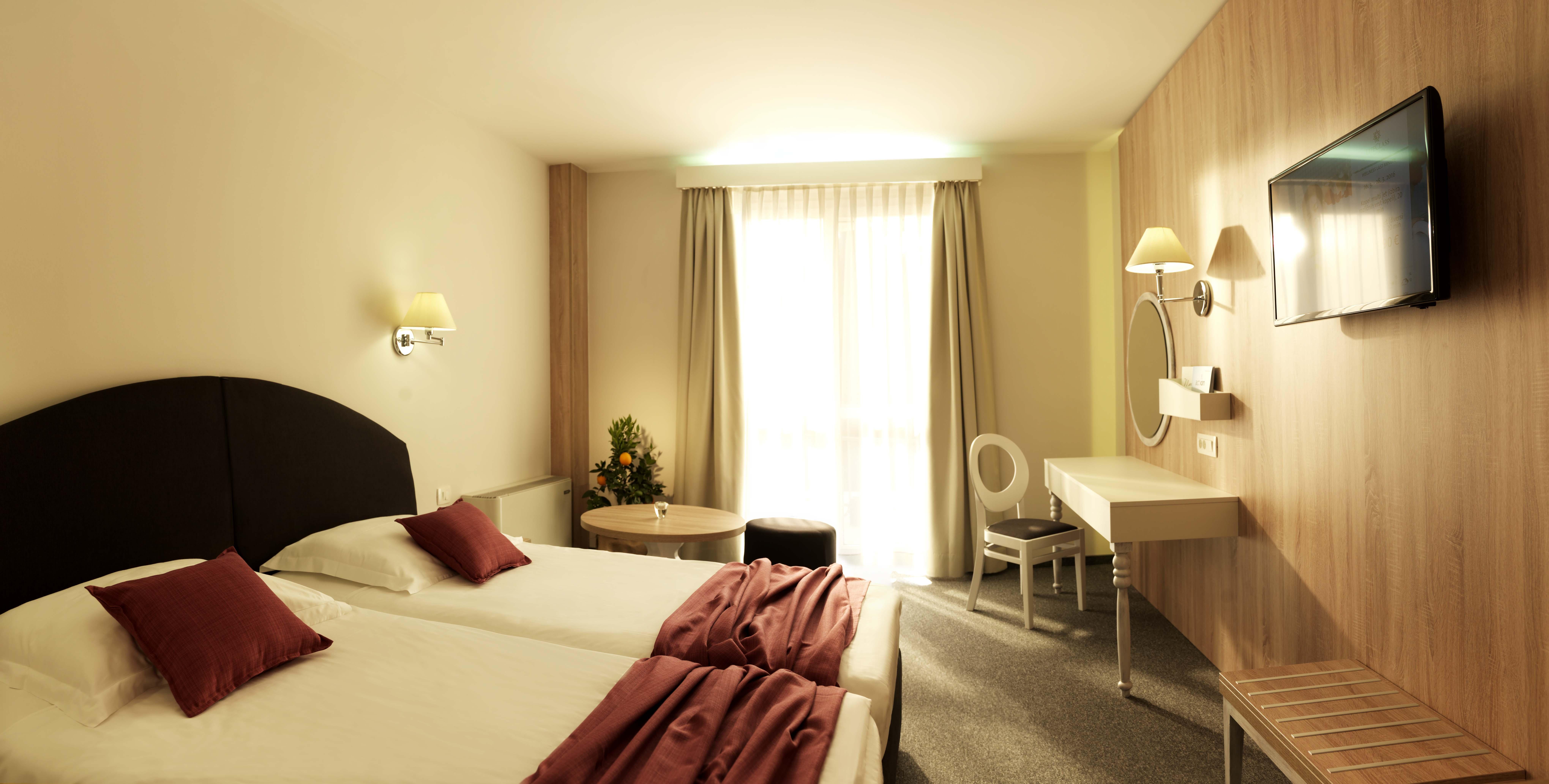 โรงแรมมีร์นา - ไลฟ์คลาส โฮเทล แอนด์ สปา ปอร์โตรอซ ภายนอก รูปภาพ